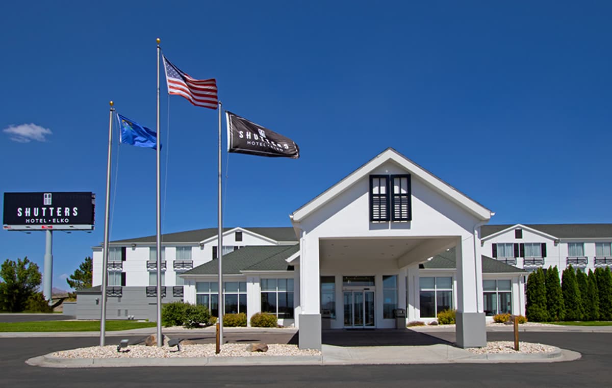 Elko Nv Hotels Shuttershotel Frontentrance