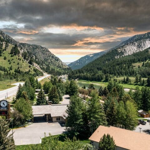 flyingsaddleresort alpinewyoming